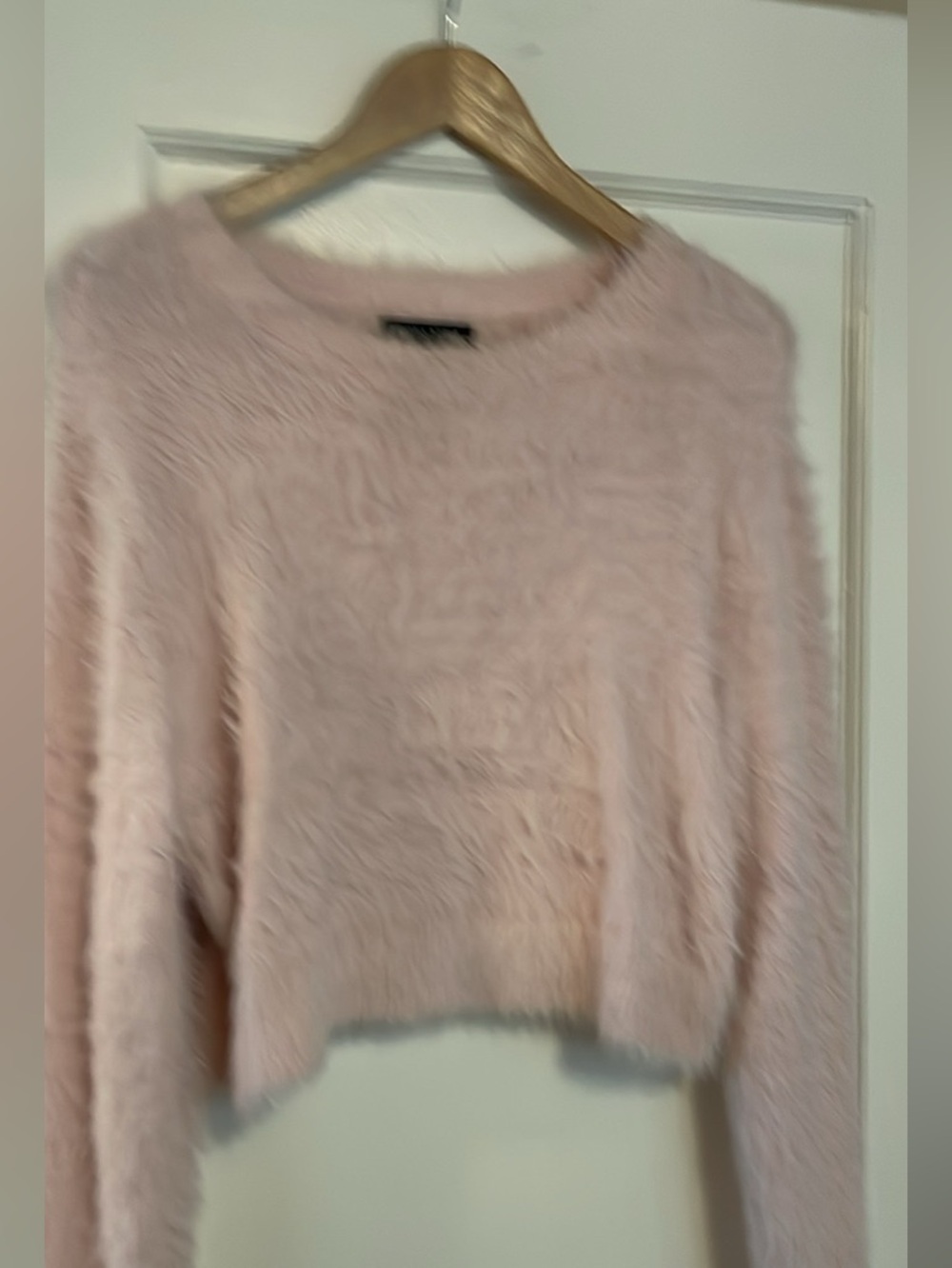 Kendall & Kylie Cropped Sweater blush pink med NWOT
